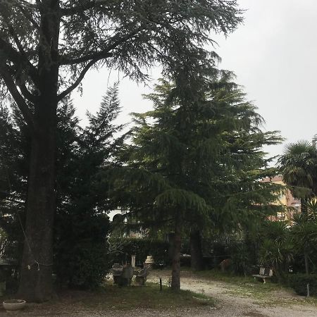 B&B " Guzzi - Inn " Mandello del Lario Buitenkant foto